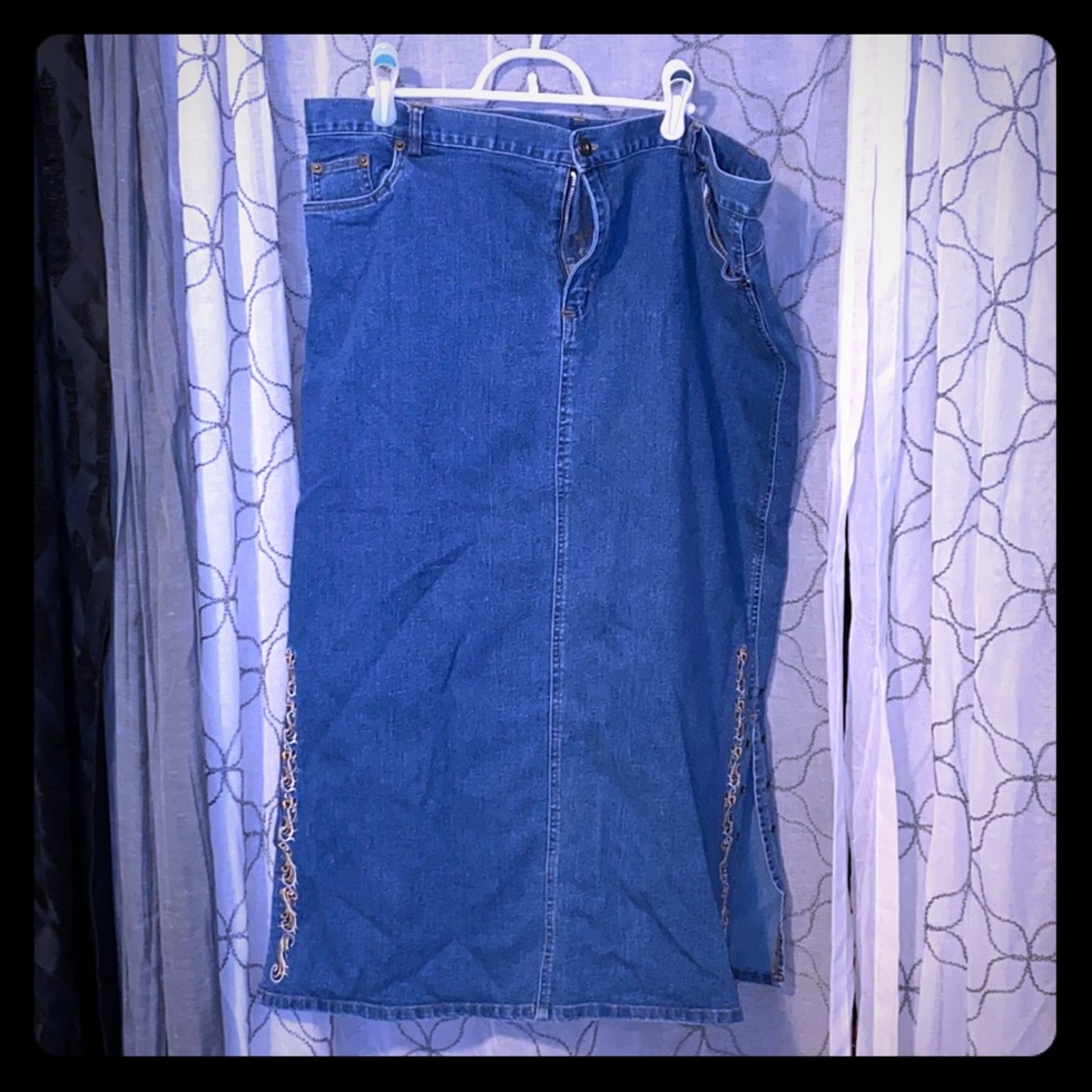 Embroidered Jean skirt